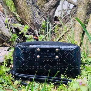 Kate Spade ♠️ Jazzy Black Patent Leather Wristlet